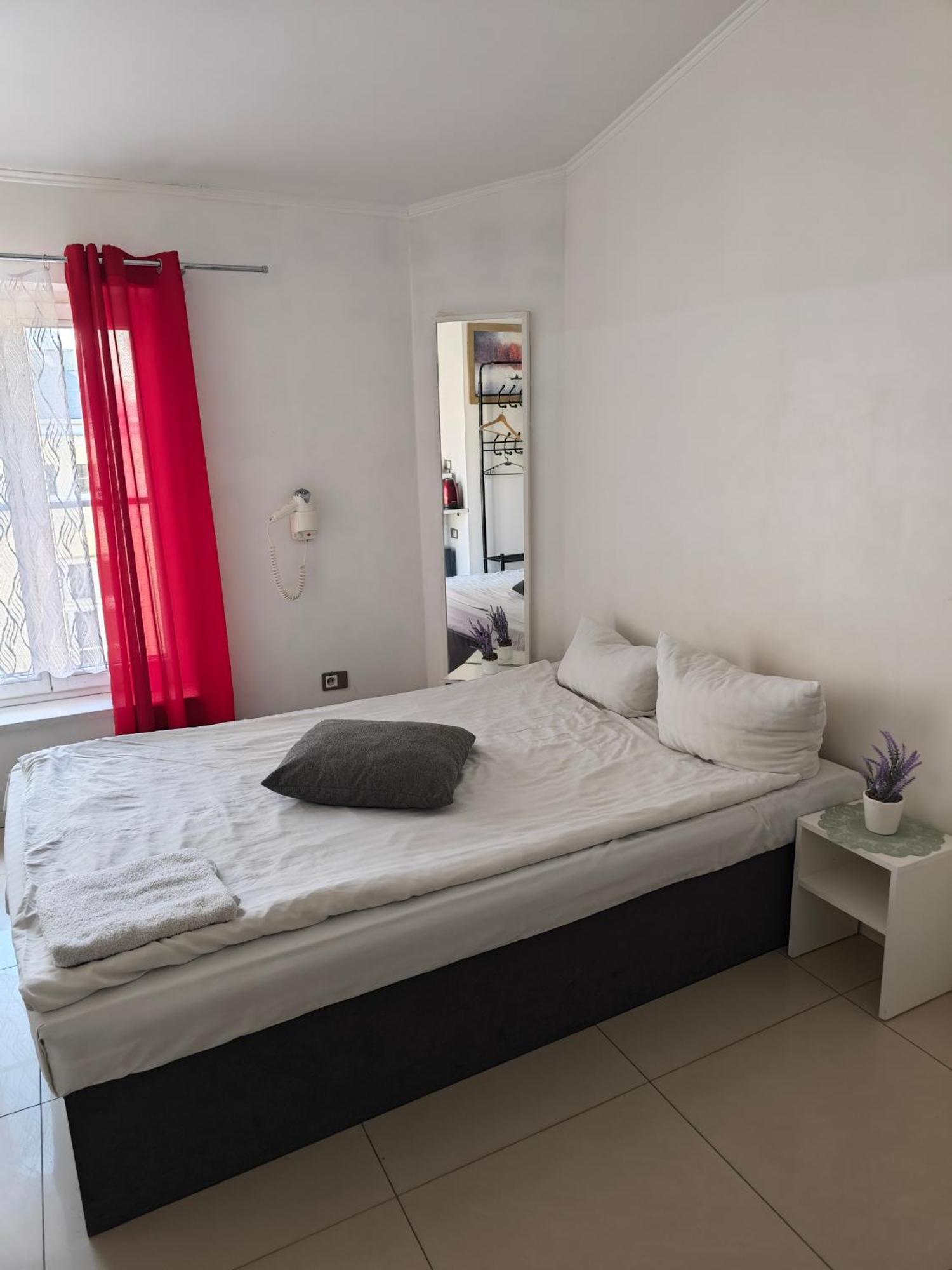 Apartamenty Wilcza - City Center Варшава Номер фото