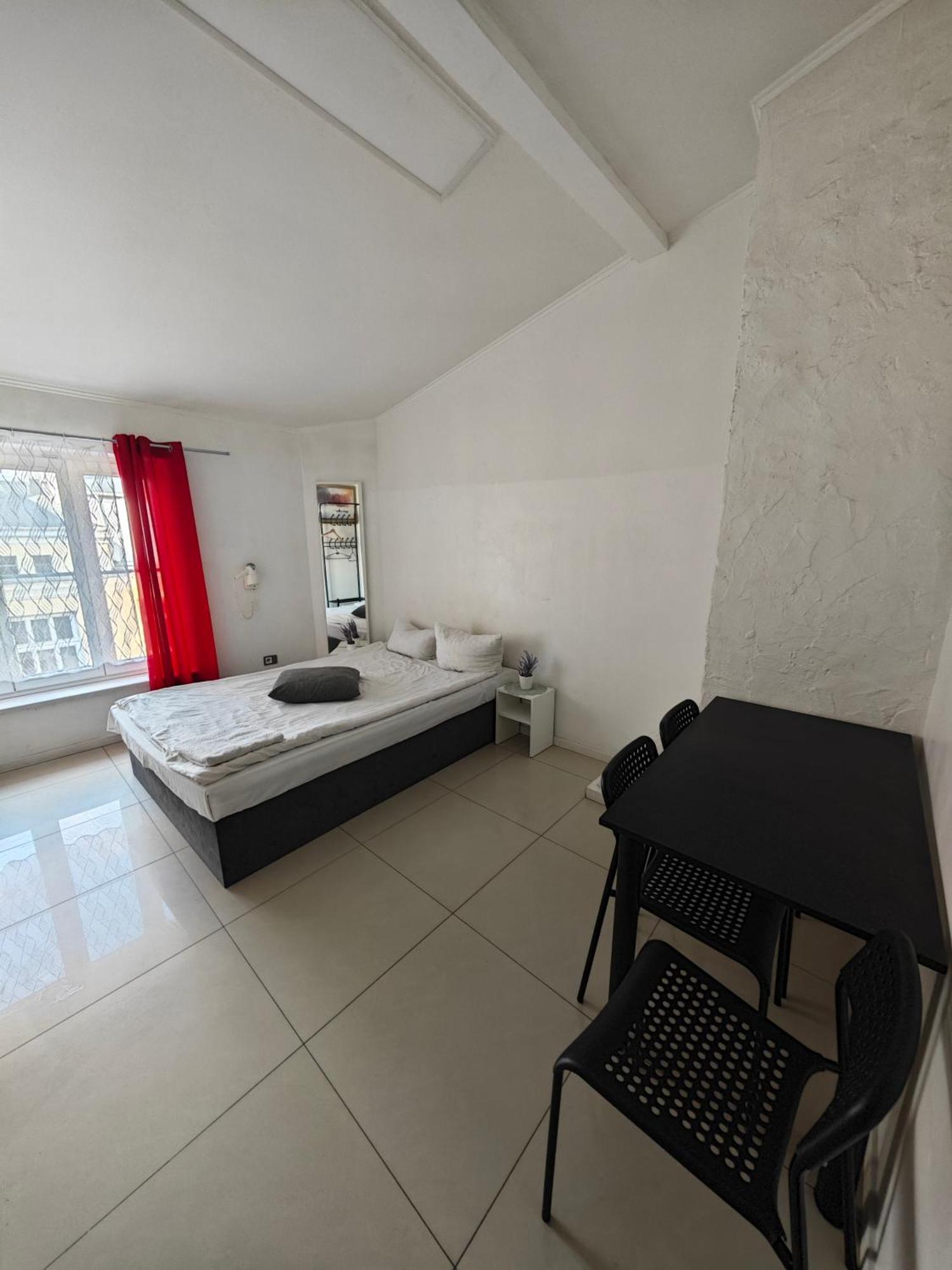 Apartamenty Wilcza - City Center Варшава Номер фото